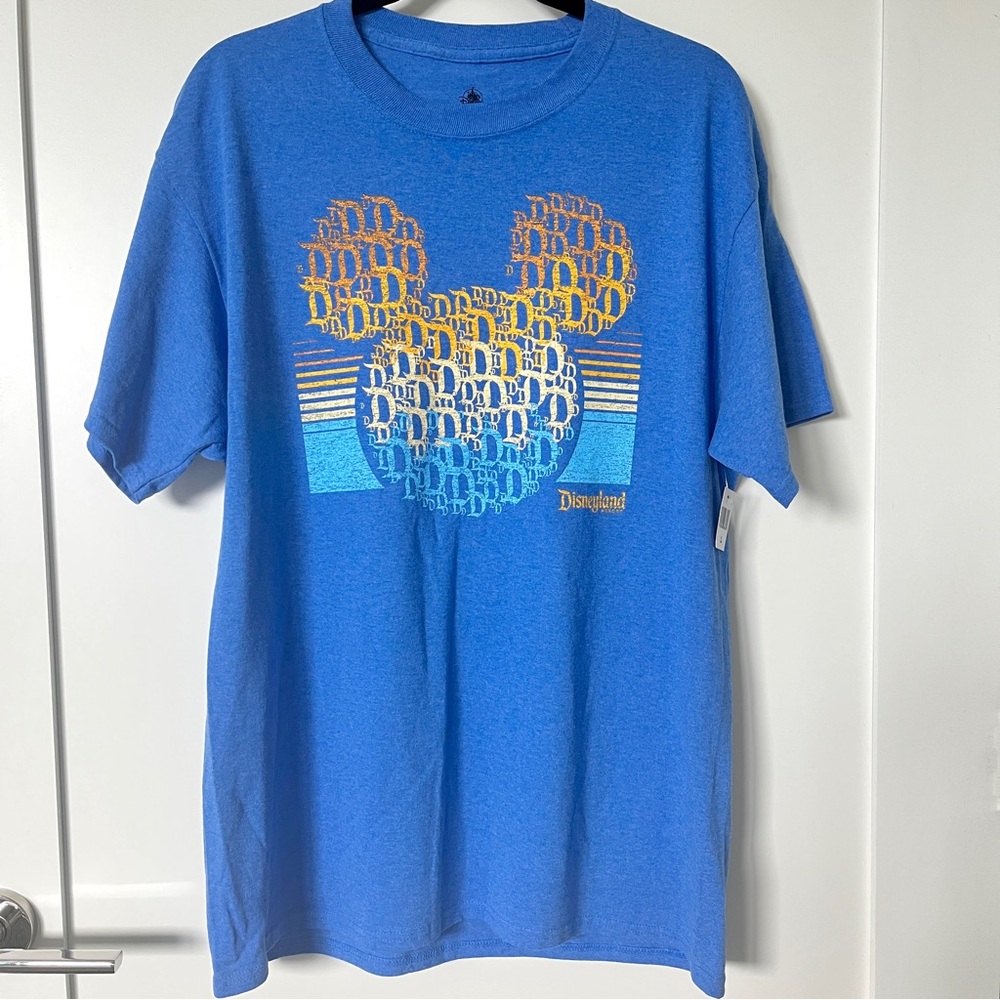 NEW Disney Disneyland Resort Graphic T-Shirt Size L Unisex Mickey Mouse